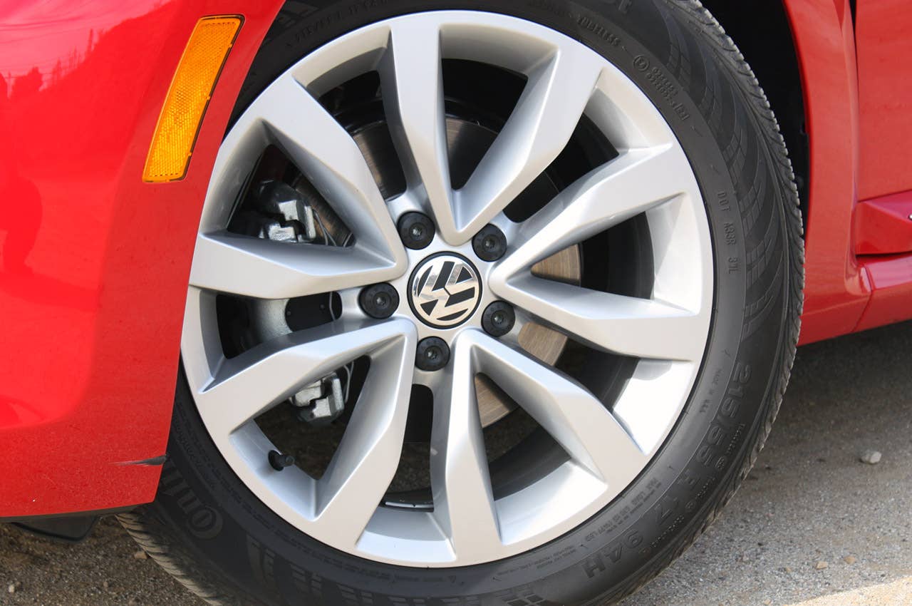 2013 Volkswagen Beetle TDI Convertible wheel