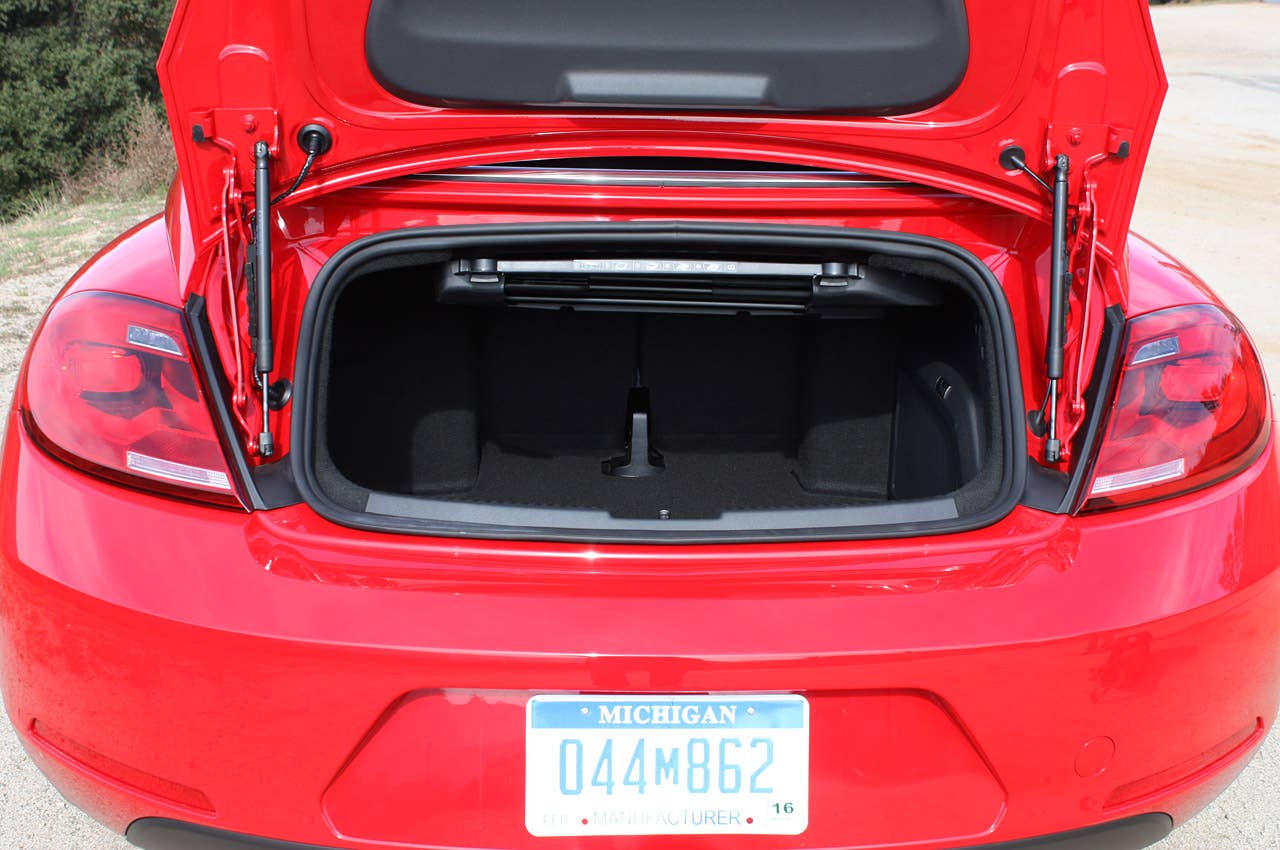2013 Volkswagen Beetle TDI Convertible trunk