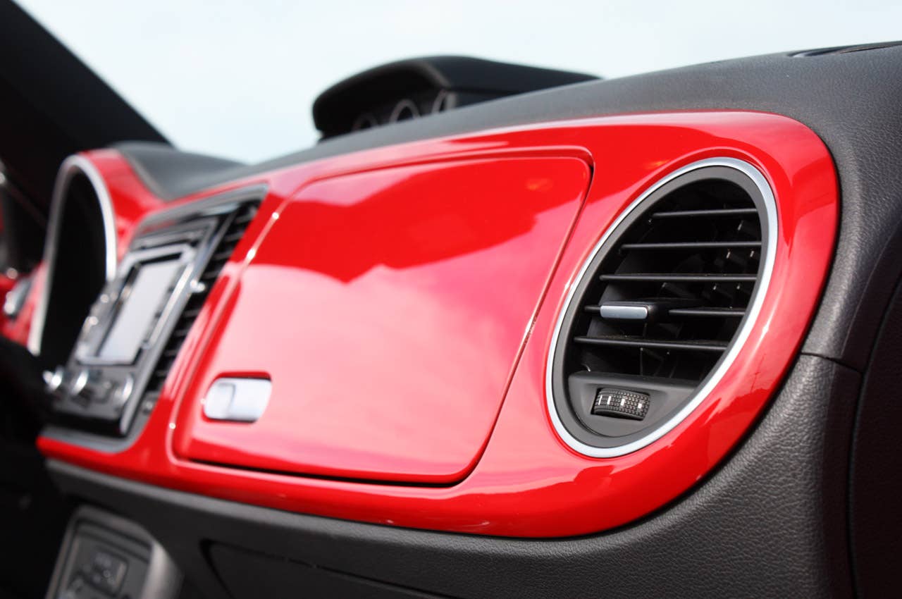 2013 Volkswagen Beetle TDI Convertible dash
