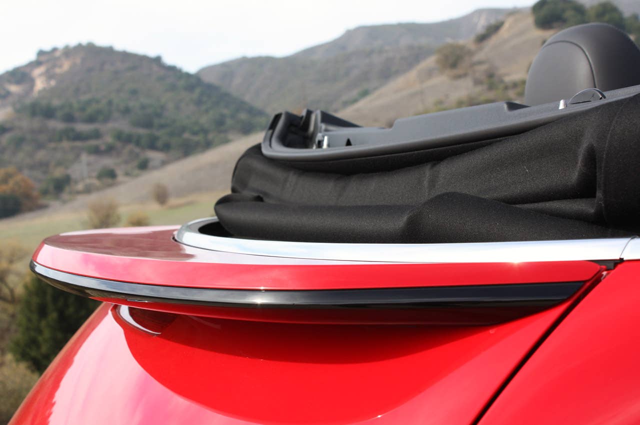2013 Volkswagen Beetle TDI Convertible rear spoiler
