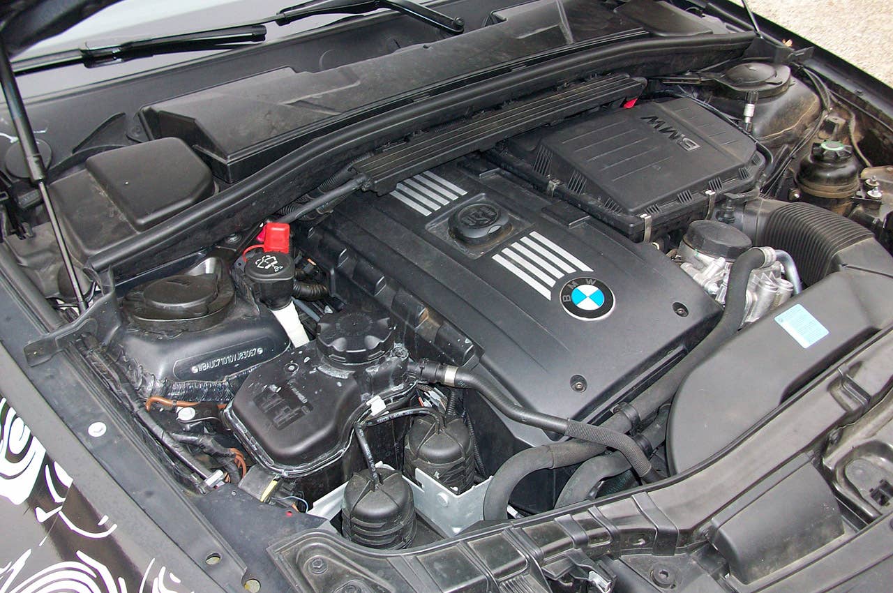 2012 BMW 1-Series M Coupe Prototype engine
