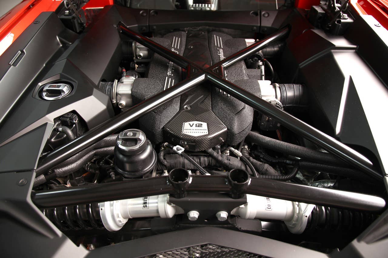 2012 Lamborghini Aventador LP700-4 6.5-liter V12