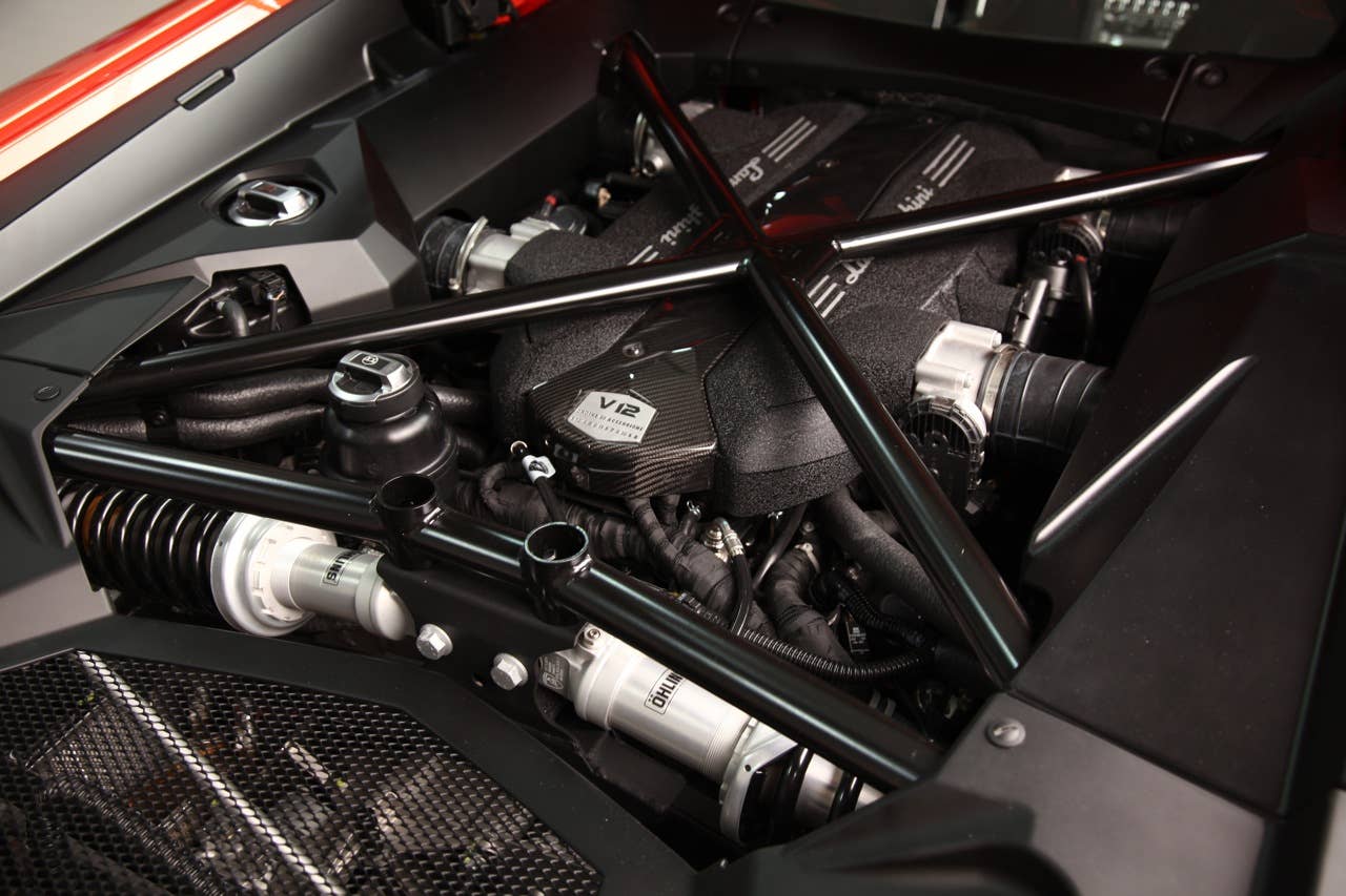 2012 Lamborghini Aventador LP700-4 6.5-liter V12