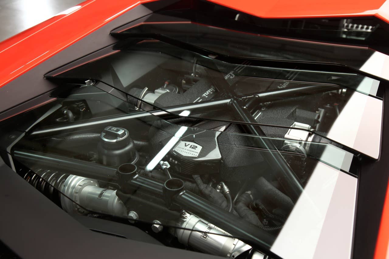 2012 Lamborghini Aventador LP700-4 6.5-liter V12