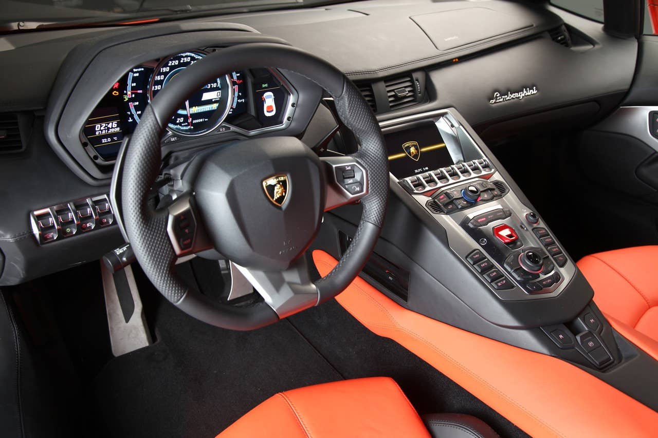 2012 Lamborghini Aventador LP700-4 interior