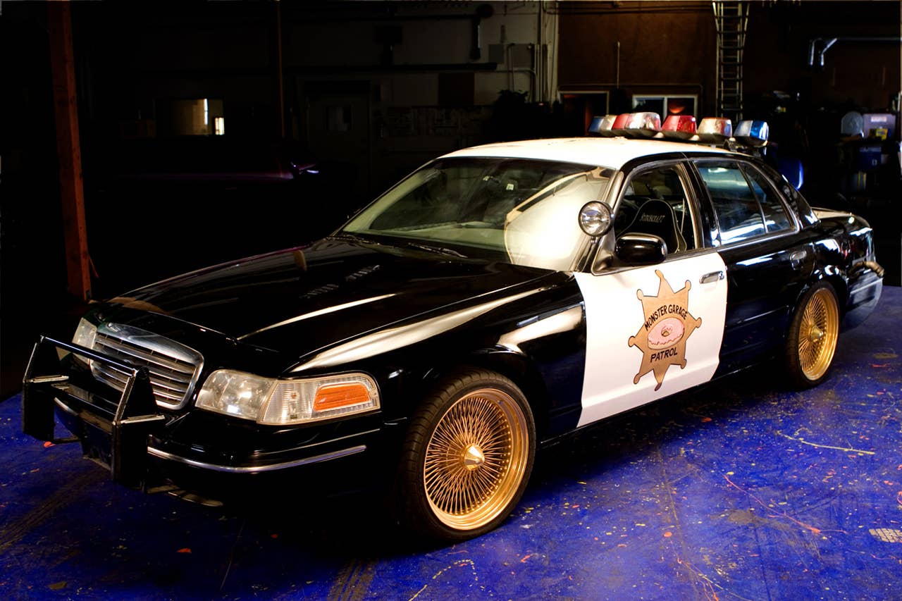 Lot 74 - 1998 FORD CROWN VICTORIA CUSTOM "DOUGHNUT SHOP/COP CAR"