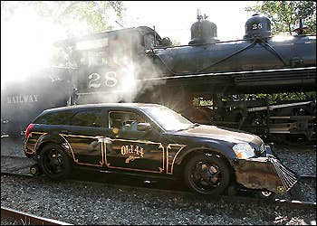 Lot 1532 - 2005 DODGE MAGNUM CUSTOM "TRAIN CAR"