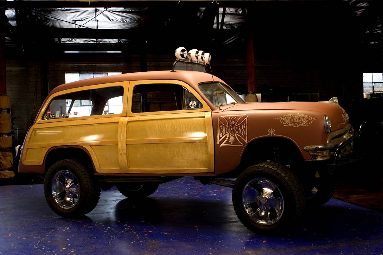 Lot 430.1 - 1950 FORD   WOODY CUSTOM "SURFMOBILE"