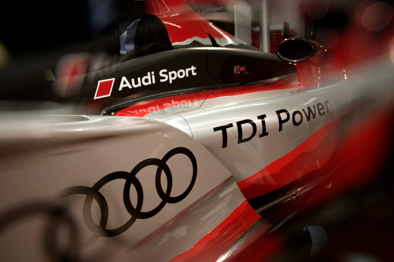 Audi R15+ Aufbau Werk Ingolstadt 2010