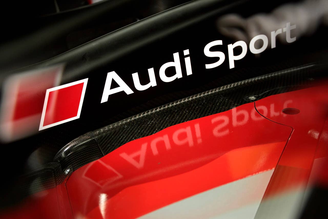 Audi R15+ Aufbau Werk Ingolstadt 2010