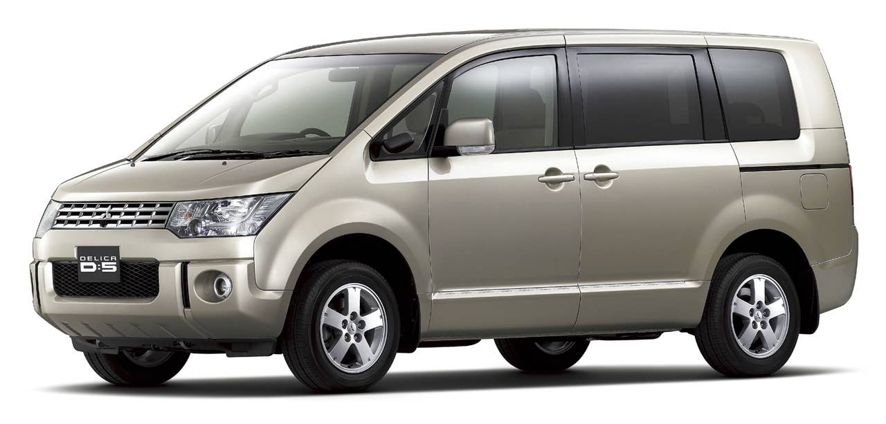 Mitsubishi Delica D:5 shows who's the ROADEST - Autoblog