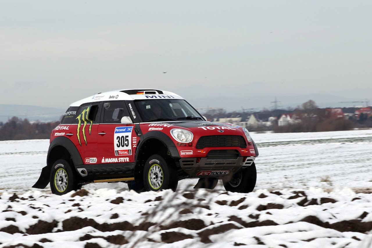 Guerlian Chicherit (FRA) and Co-Driver Michel Perin (FRA) on the MINI Dakar, X Raid Factory, 10.12.2010