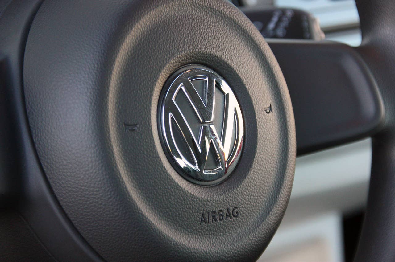 2012 Volkswagen Up! steering wheel