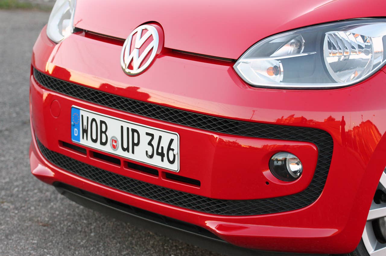 2012 Volkswagen Up! front bumper