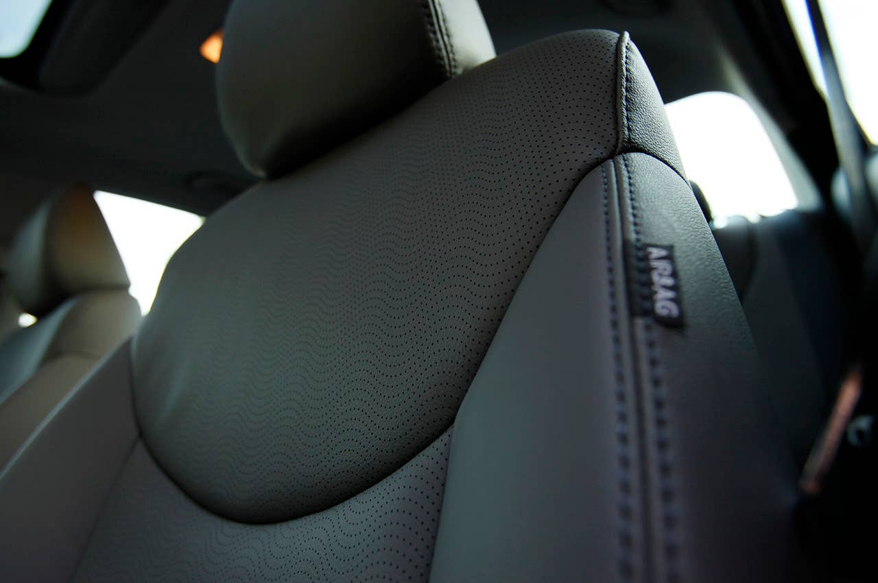 2011 Hyundai Elantra seats