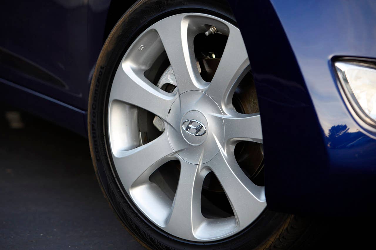 2011 Hyundai Elantra wheel