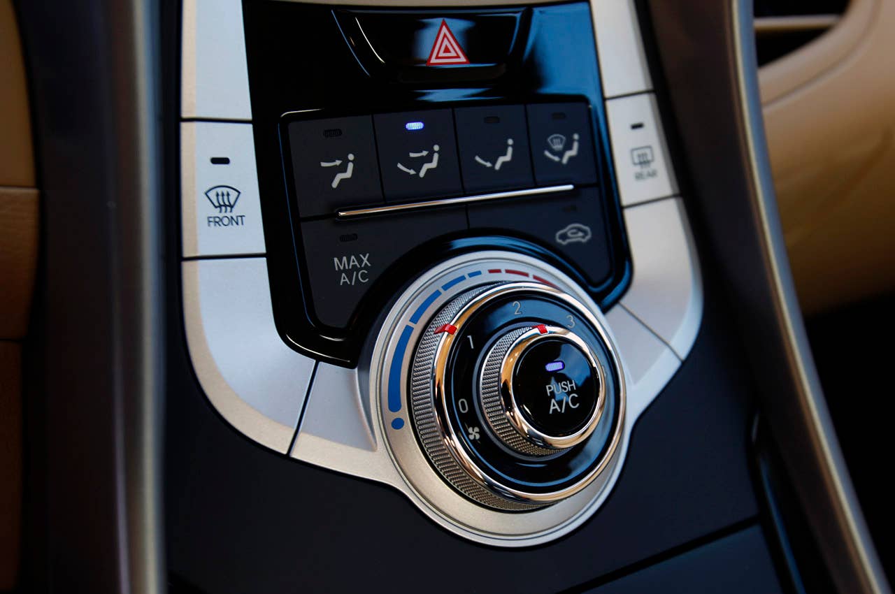 2011 Hyundai Elantra climate controls
