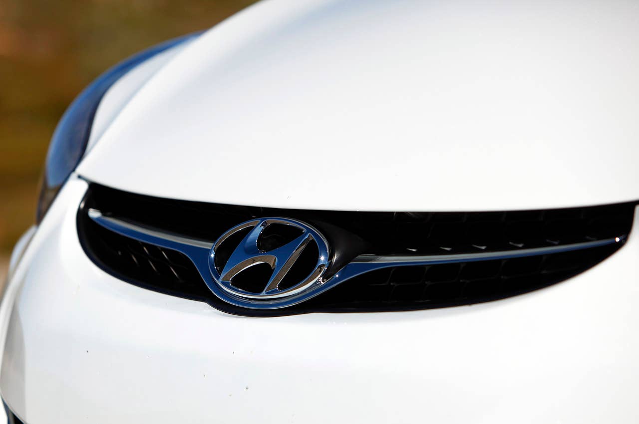 2011 Hyundai Elantra grille