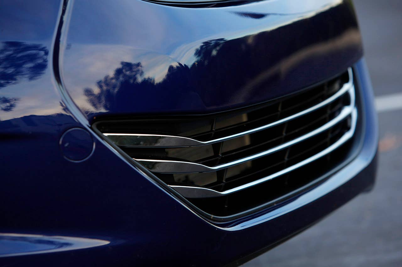 2011 Hyundai Elantra lower grille