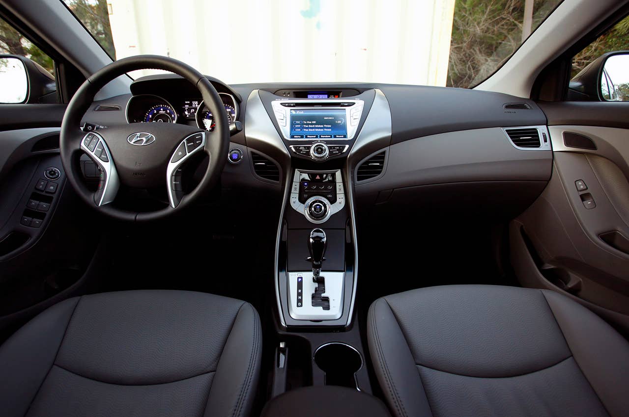 2011 Hyundai Elantra interior