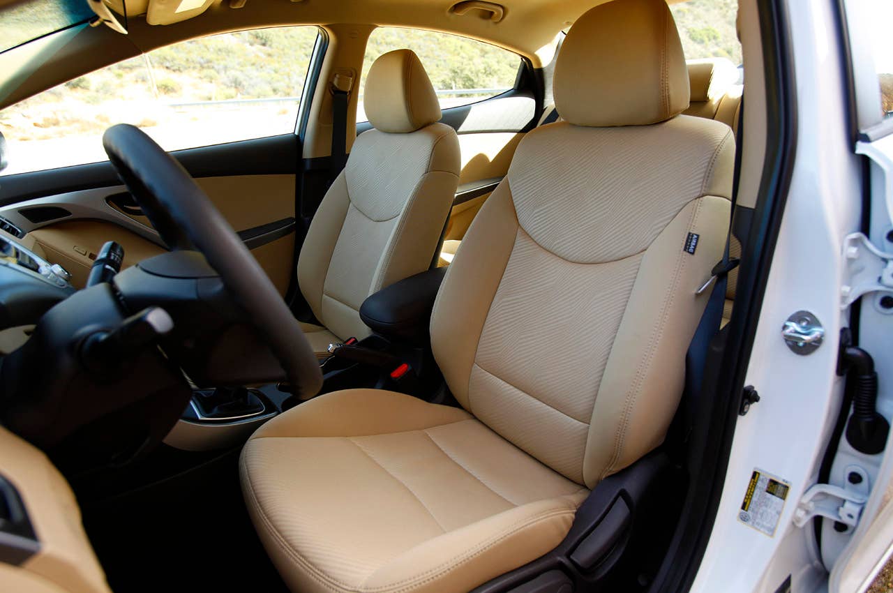 2011 Hyundai Elantra front seats