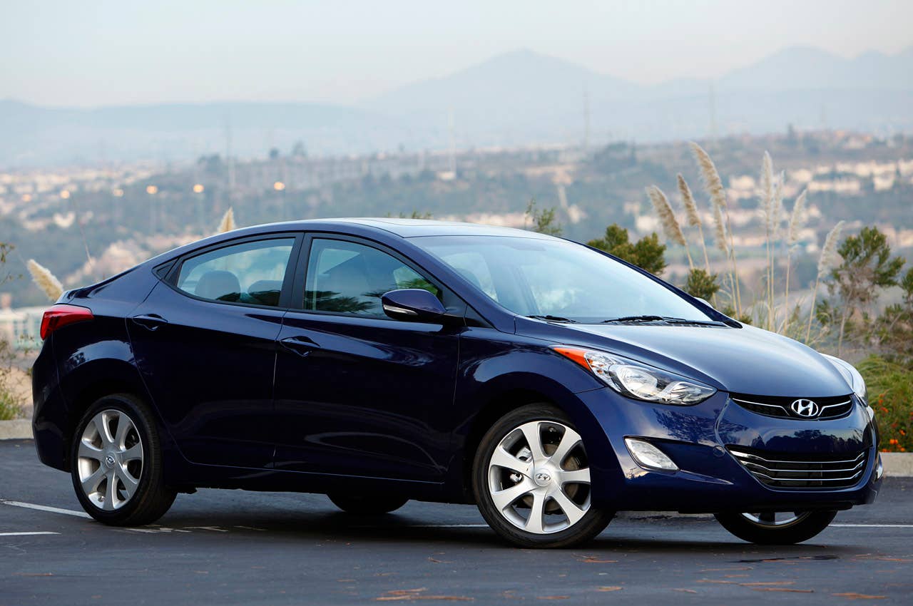 2011 Hyundai Elantra front 3/4 view