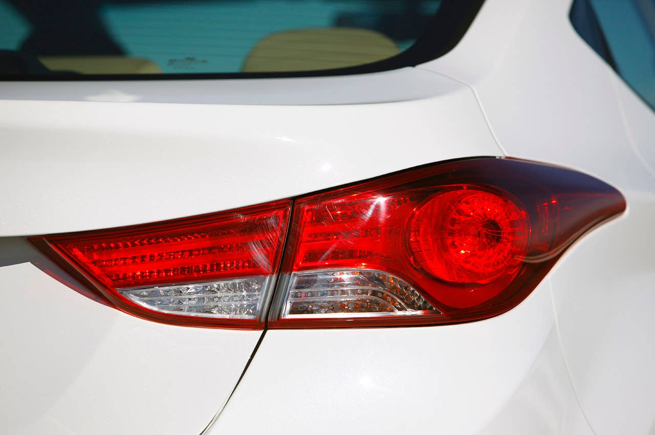 2011 Hyundai Elantra taillight