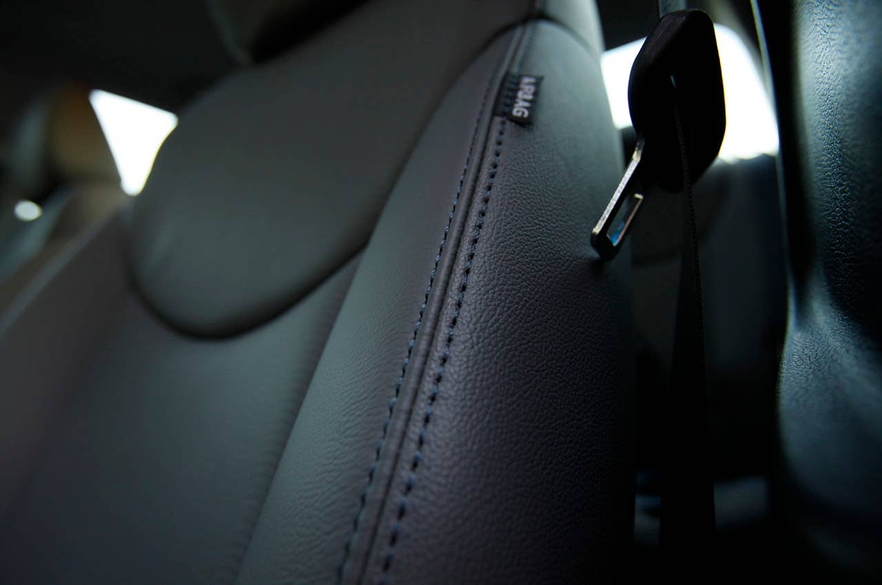 2011 Hyundai Elantra seats