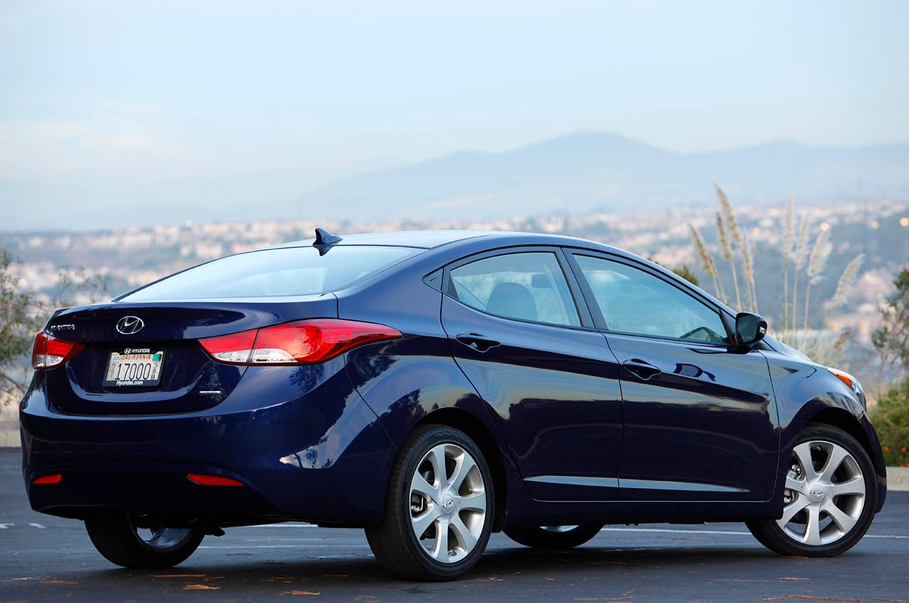2011 Hyundai Elantra rear 3/4 view