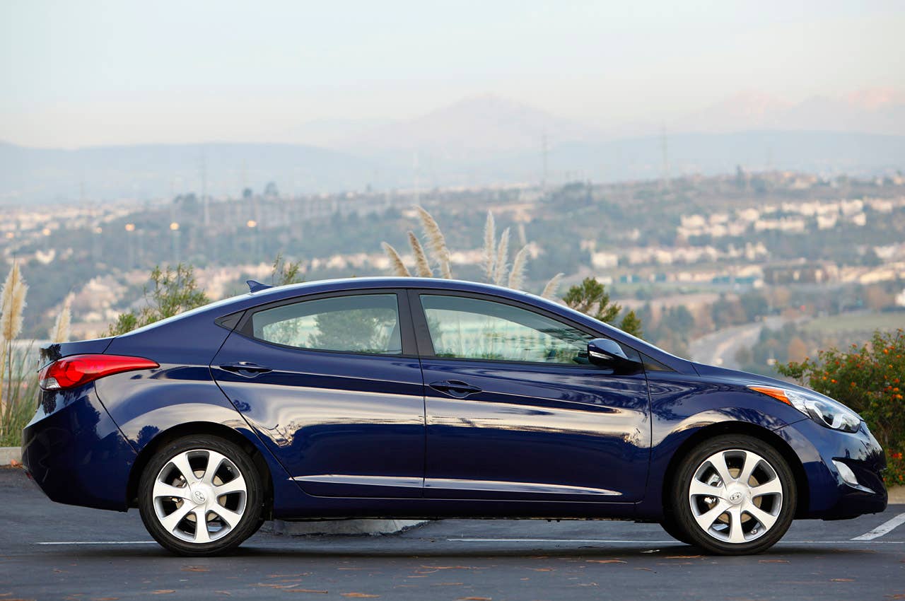 2011 Hyundai Elantra side view