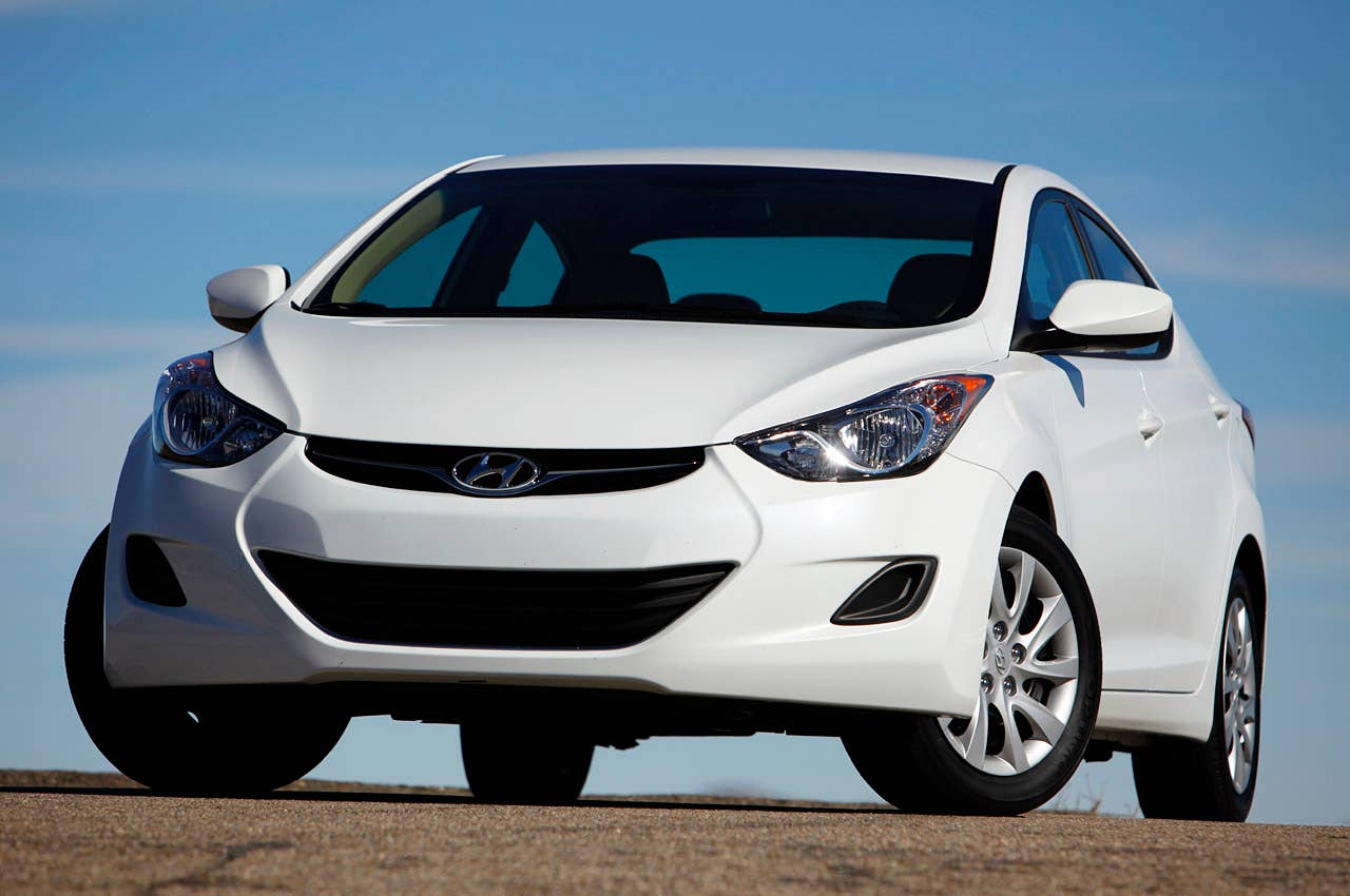 2011 Hyundai Elantra front 3/4 view