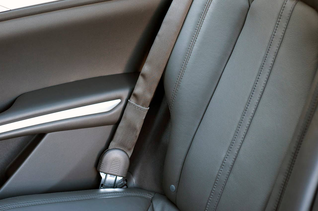2013 Lincoln MKZ seat belt