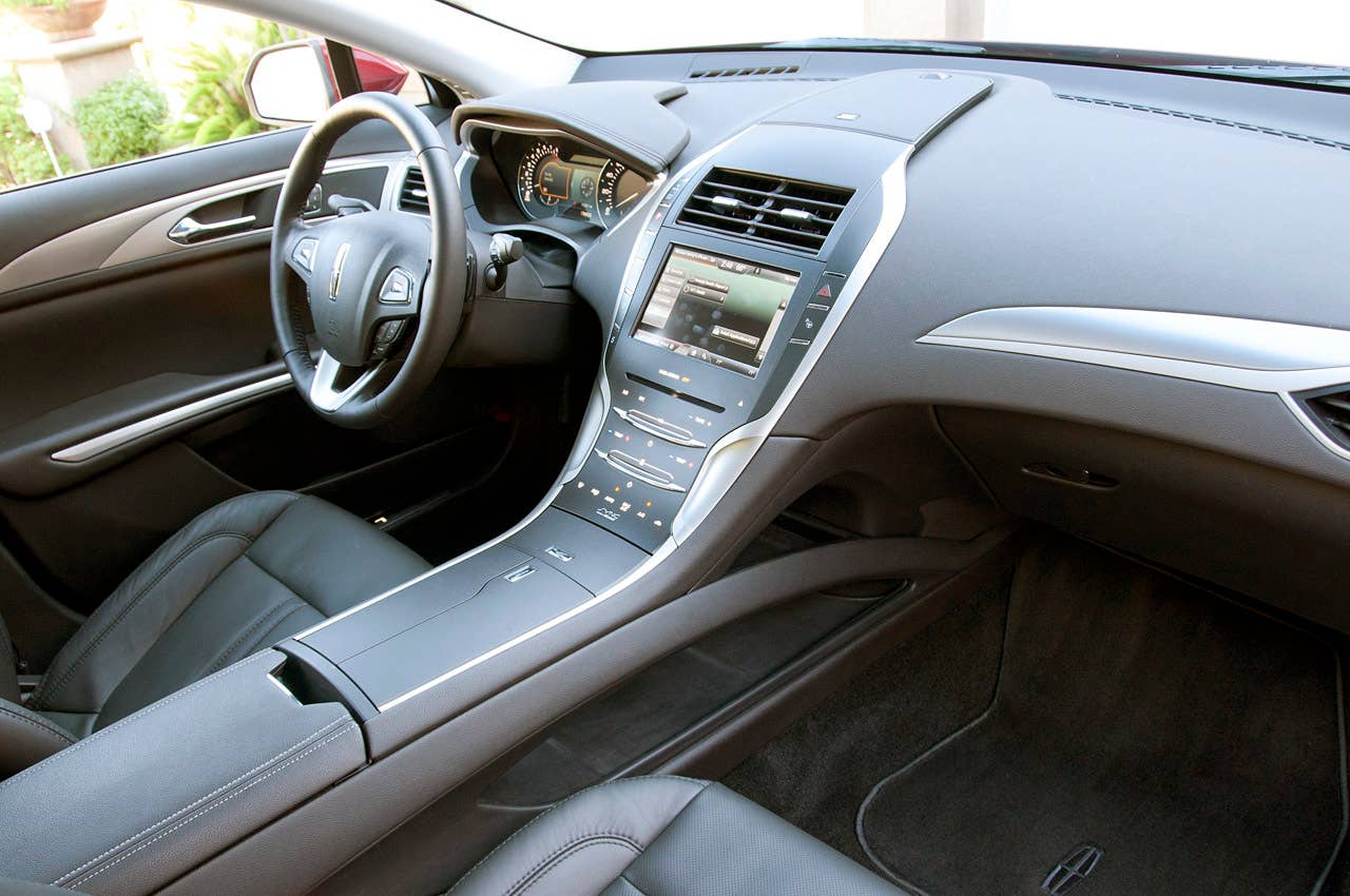 2013 Lincoln MKZ interior