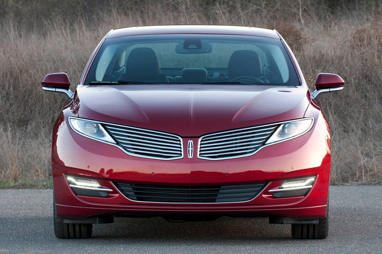 2013 Lincoln MKZ front view