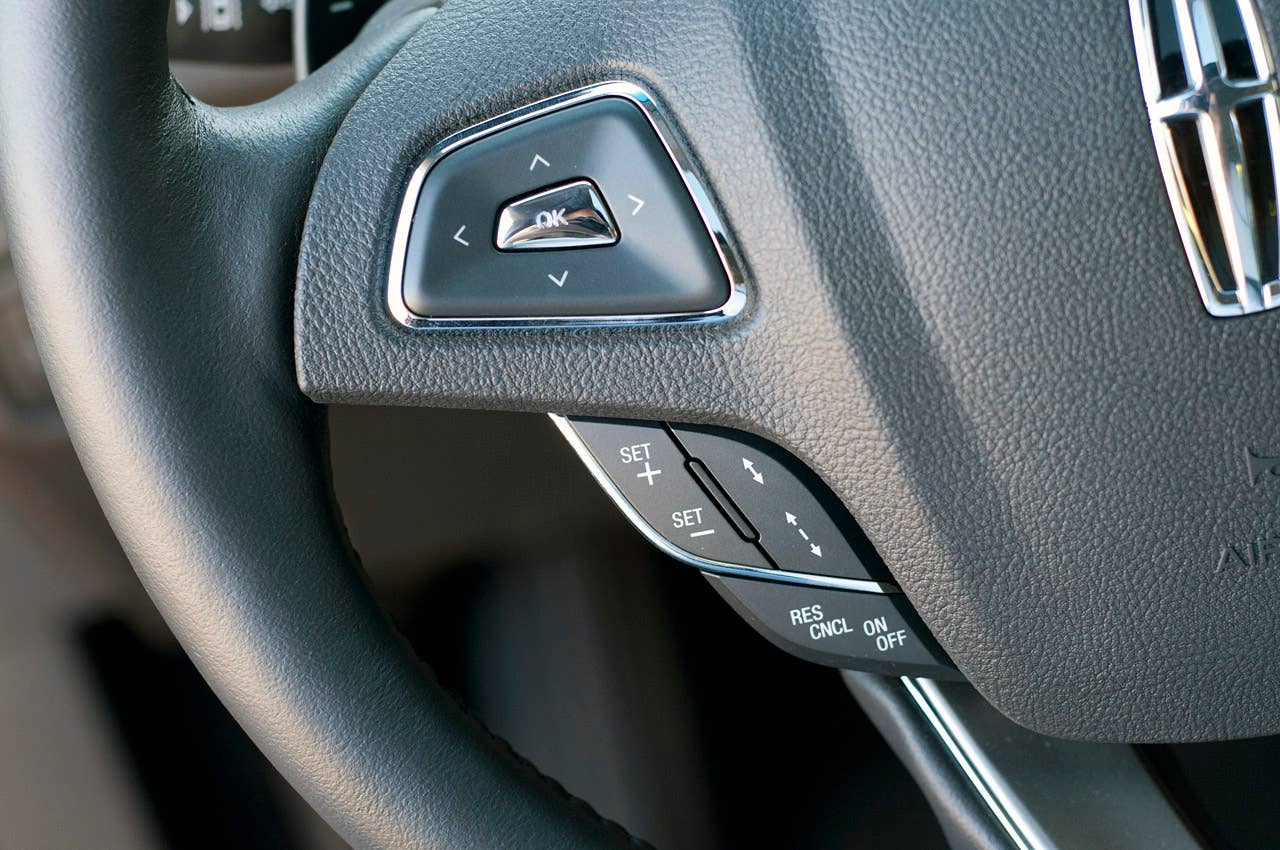 2013 Lincoln MKZ steering wheel controls