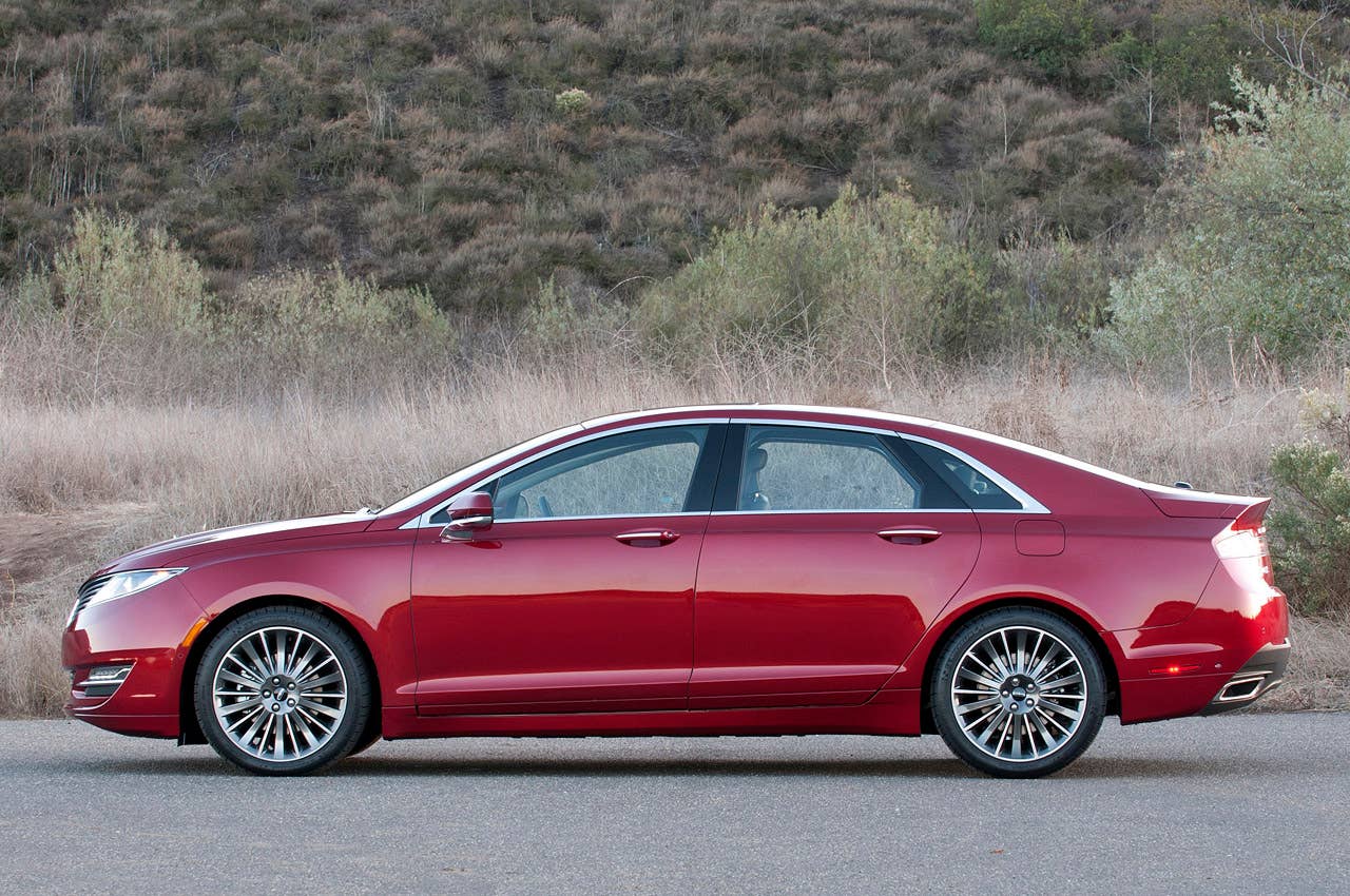 2013 Lincoln MKZ side view