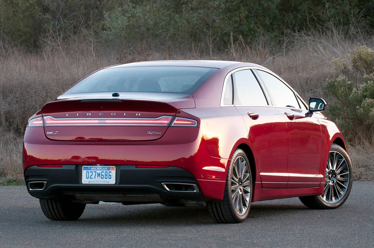 2013 Lincoln MKZ rear 3/4 view