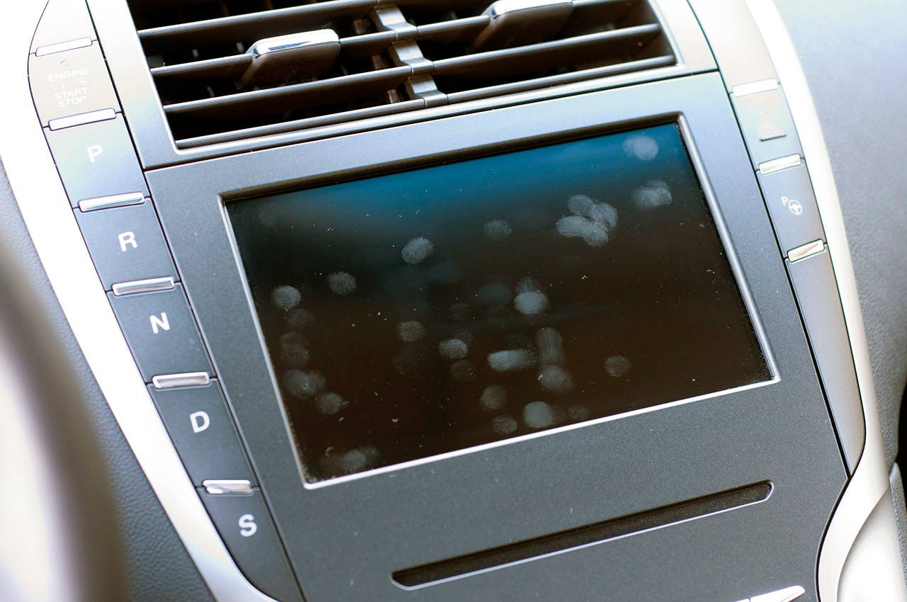 2013 Lincoln MKZ infotainment system