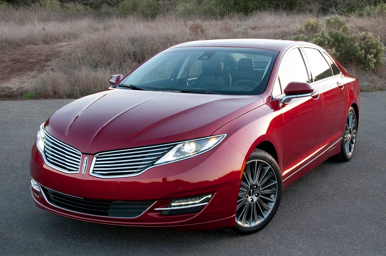 2013 Lincoln MKZ front 3/4 view