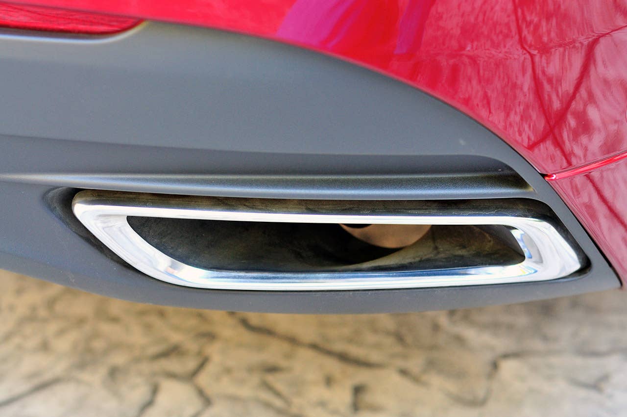 2013 Lincoln MKZ exhaust tip