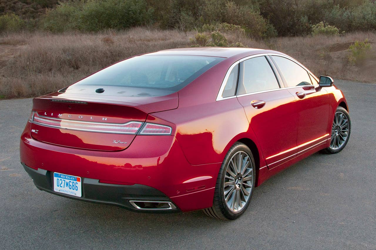 2013 Lincoln MKZ rear 3/4 view