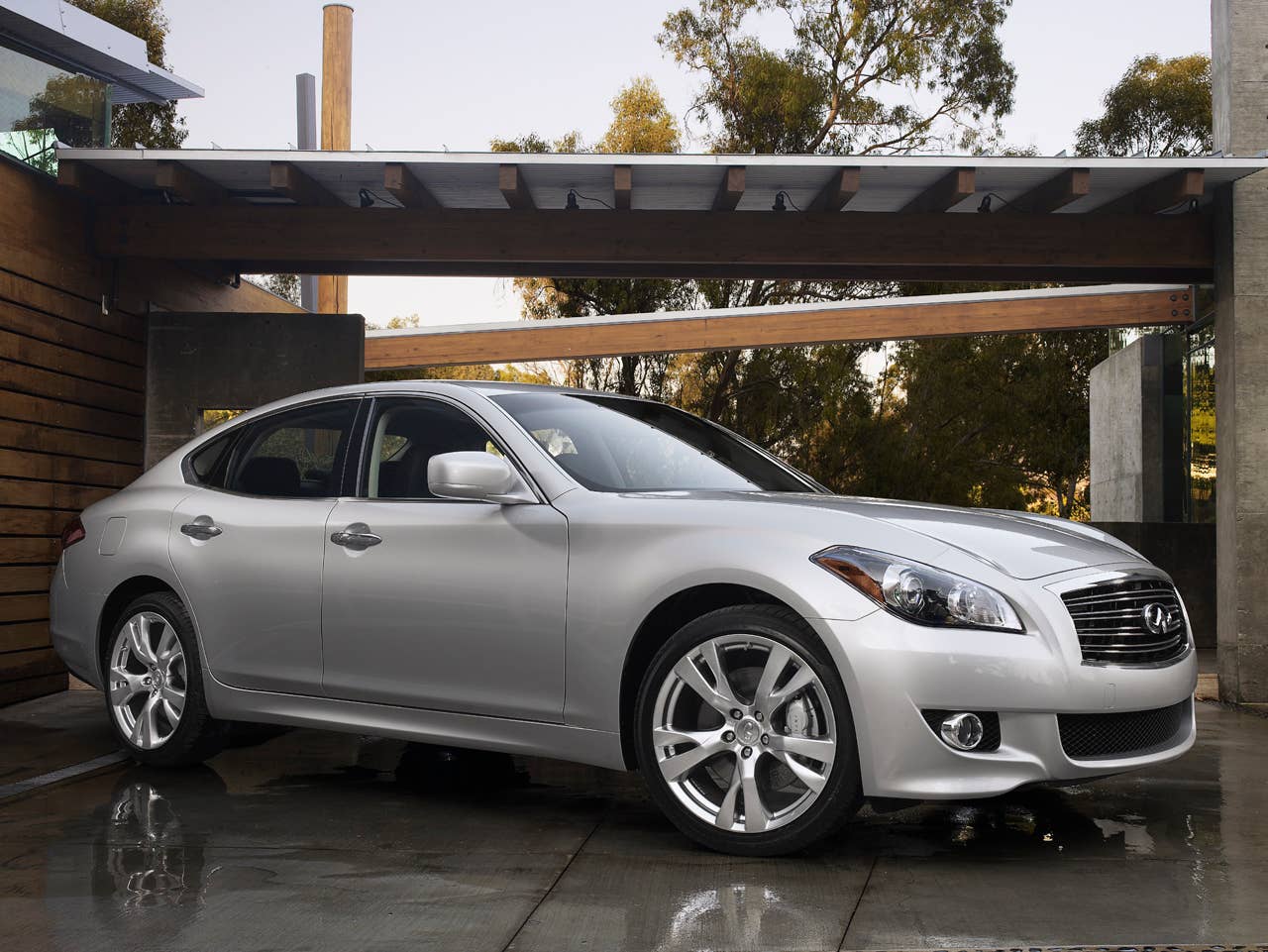 Infiniti M37/M56