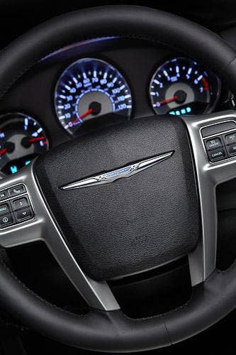 2012 Chrysler 200 Convertible interior