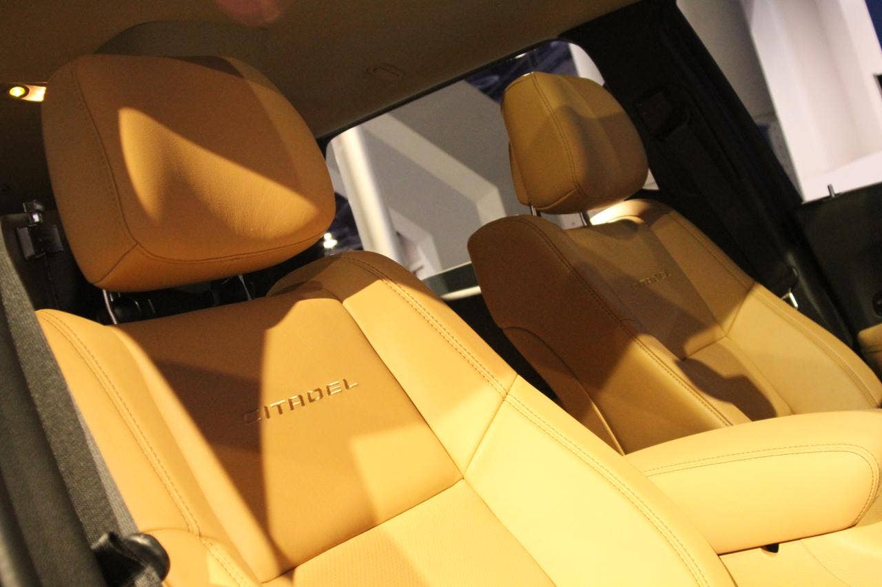 Dodge Durango Citadel "Black and Tan"