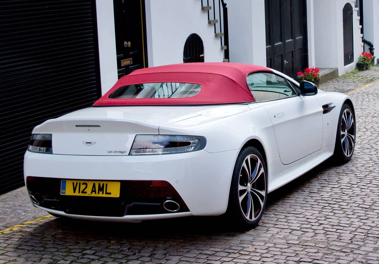aston martin v12 vantage roadster