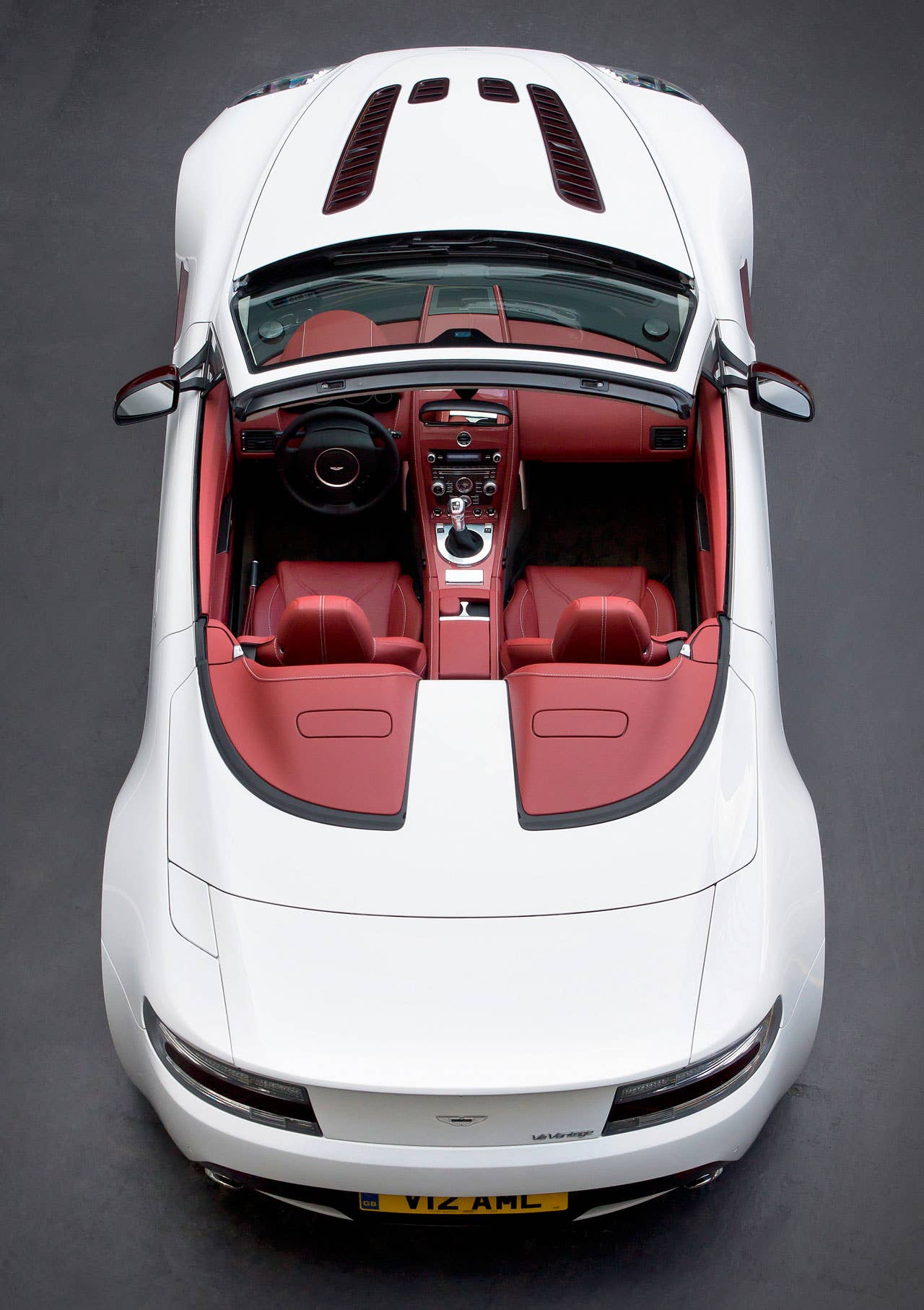 aston martin v12 vantage roadster