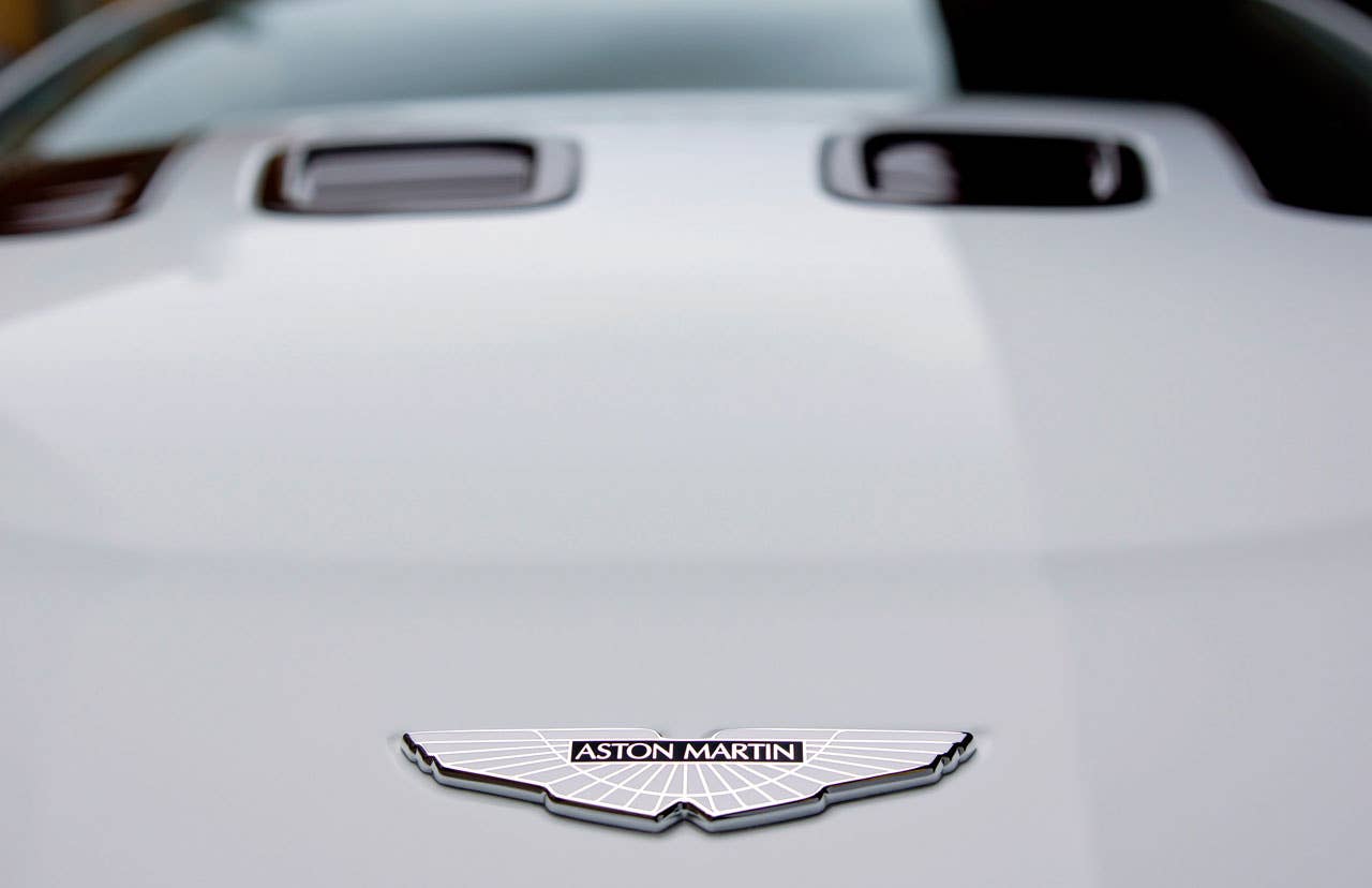 aston martin v12 vantage roadster