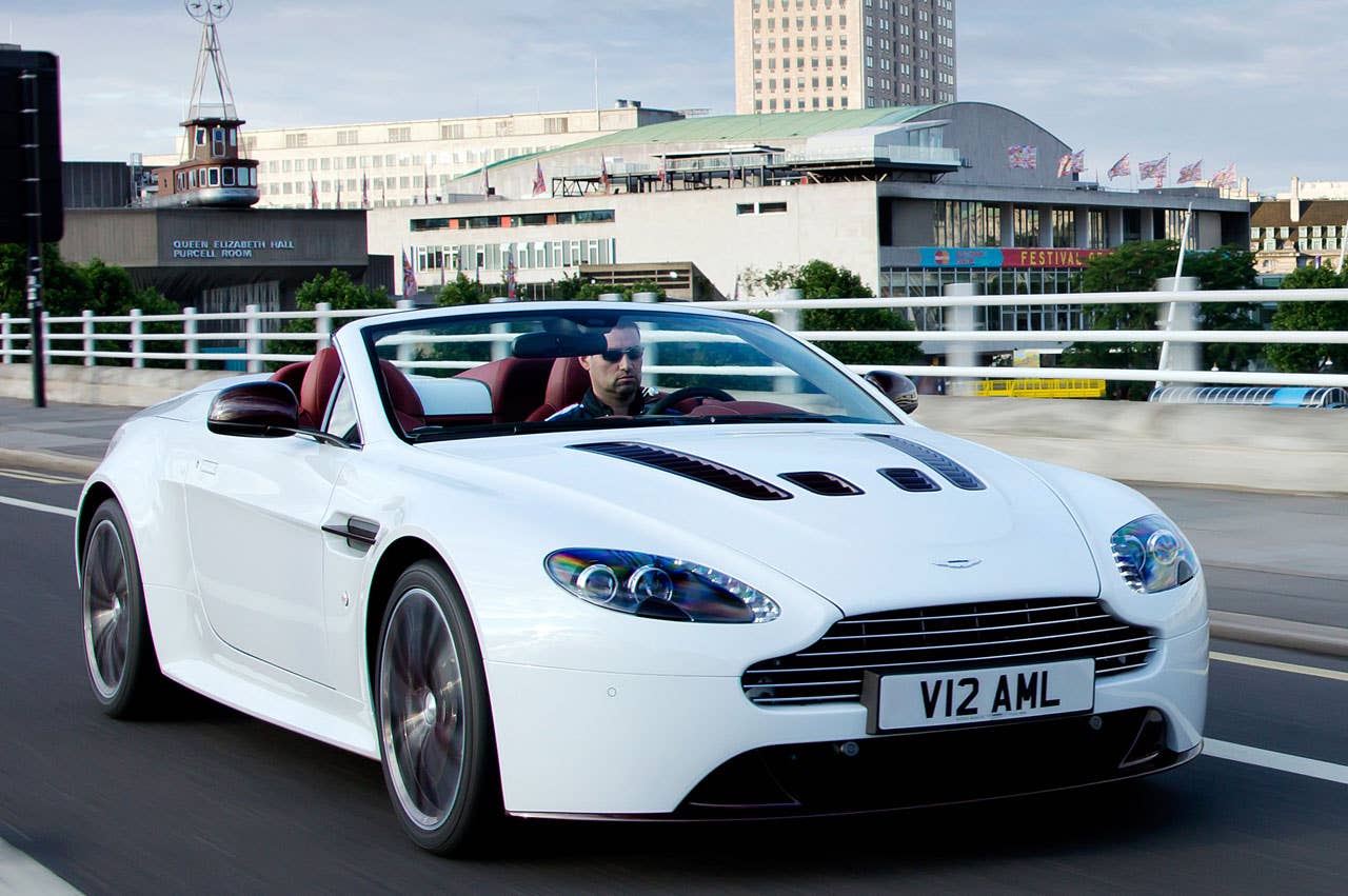 aston martin v12 vantage roadster