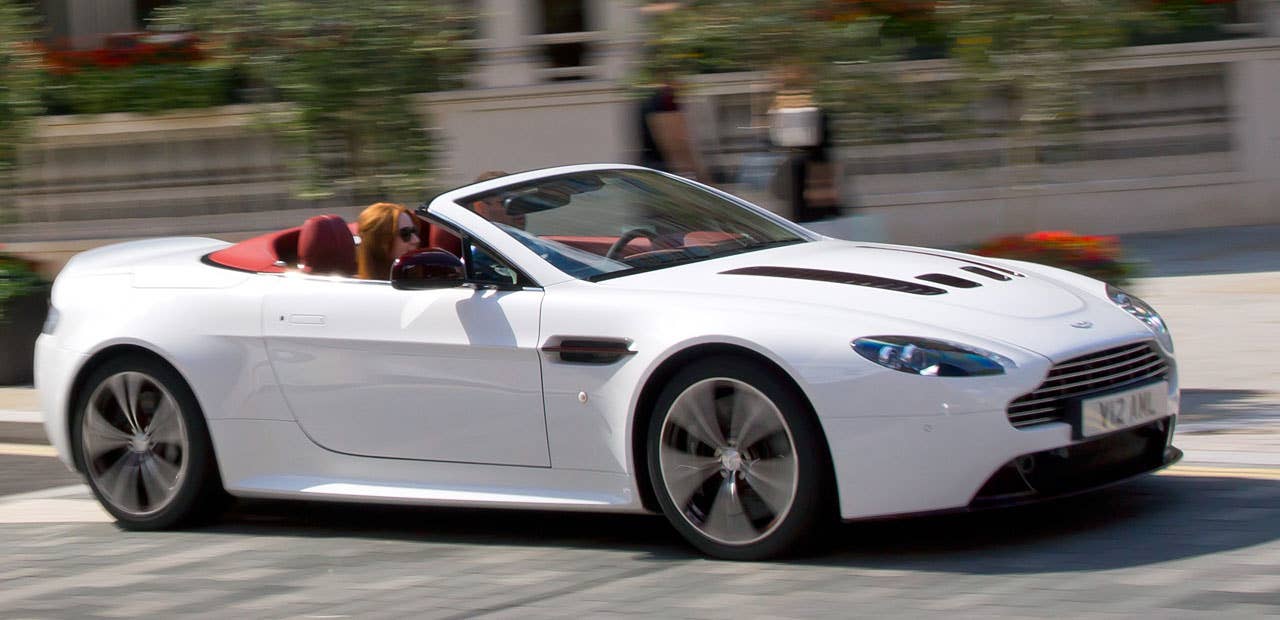 aston martin v12 vantage roadster