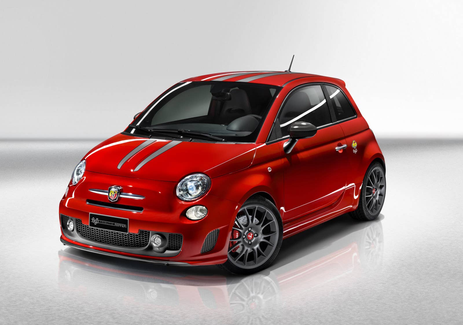1/18 Fiat Abarth 695 Ferrari Tribute 【公式通販】